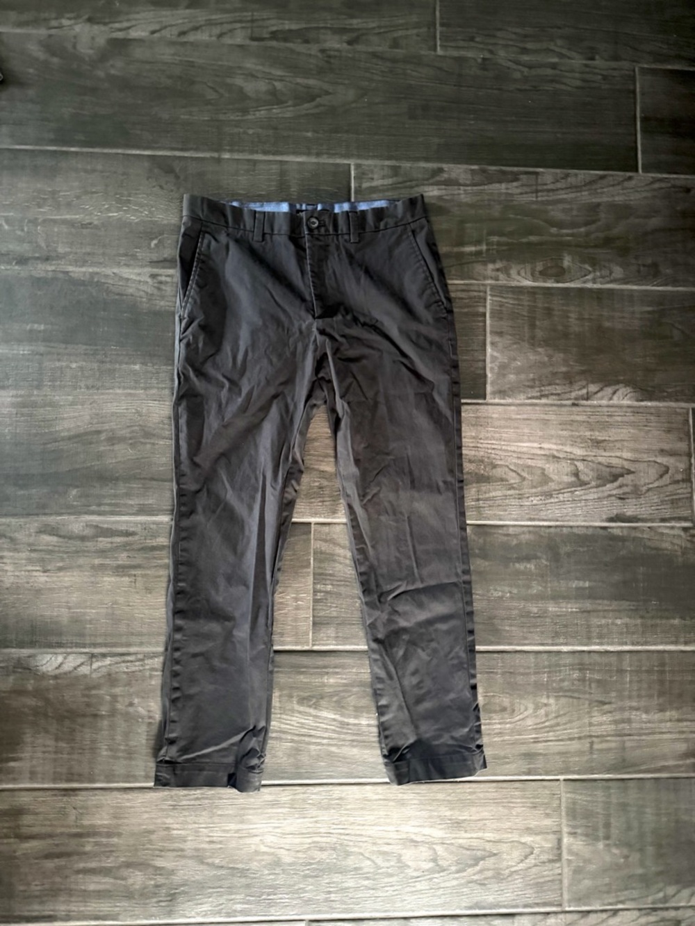 Men's Banana Republic Aiden Chino Pants - Gray and Khaki - 31/30 - Picture 3 of 4